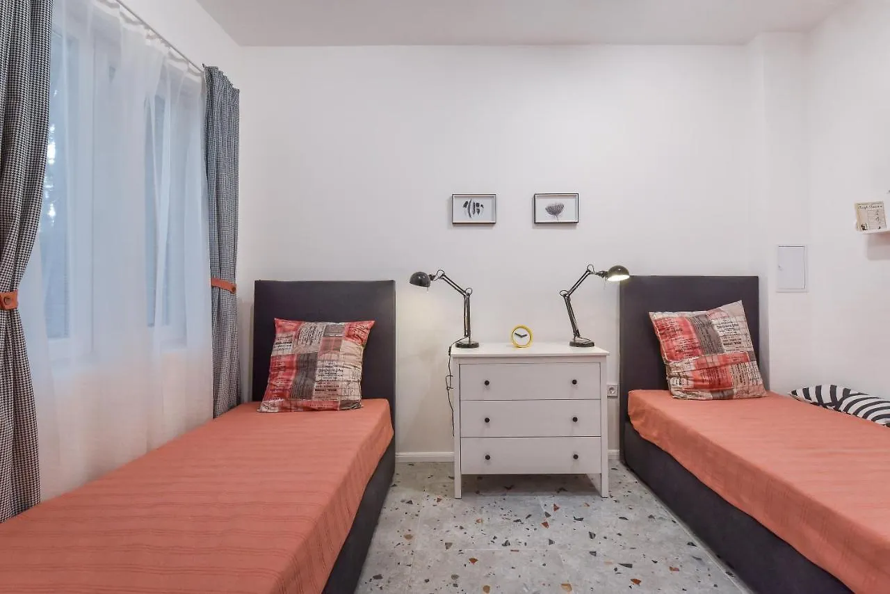 Cosy & Renovated 2Bd Flat Near Vitoshka By Flat Mаnager Apartment Sofia 0*,